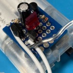 100円のLEDデコレーションライトを発信回路で点滅